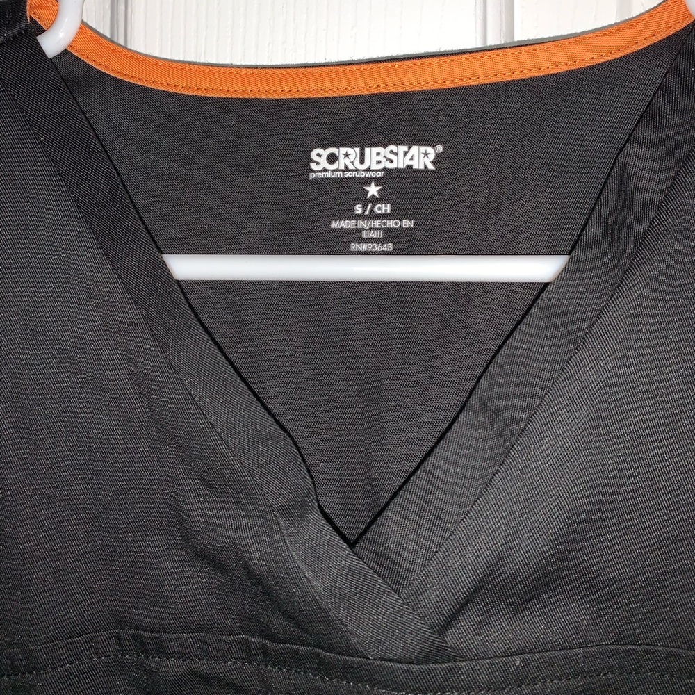 Women’s Scrubs Top - Picture 3 of 6